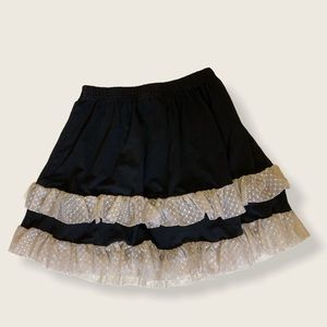 y2k black mini skirt w the cutest lace detailing